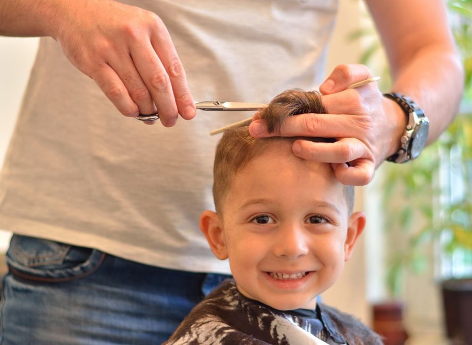 Подстригание детских челек